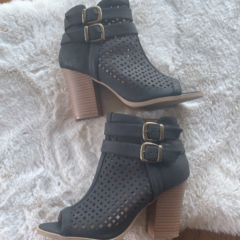 Brash heels - Picture 3 of 7
